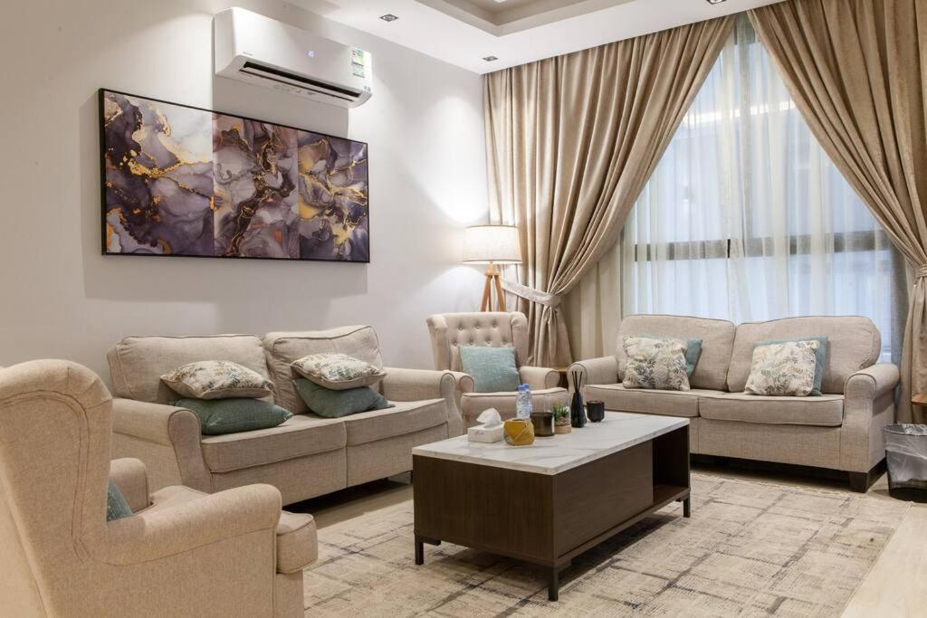 Appartement فاخرة بكمباوند بحي الملقا Luxurious Two-bedroom Compound Al Malqa District Riyad
